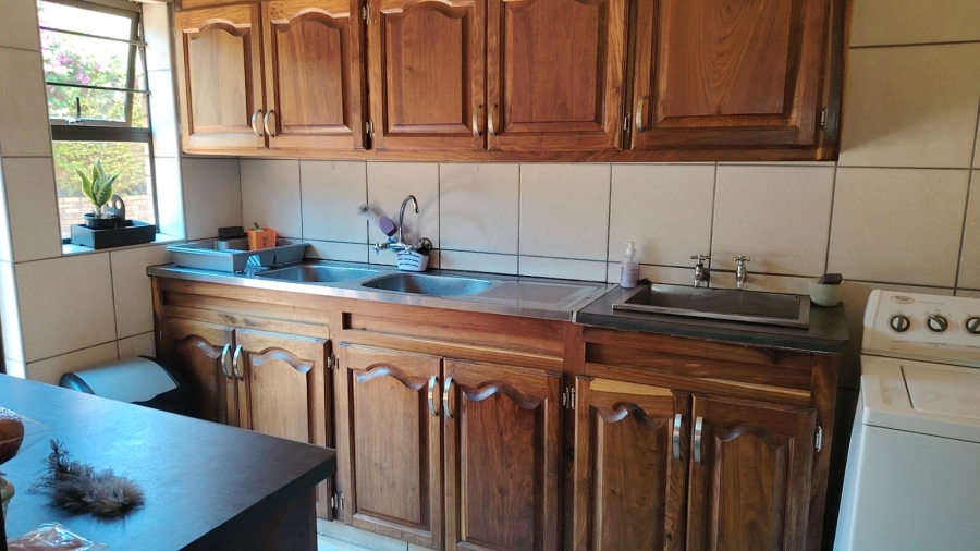 4 Bedroom Property for Sale in Wilkoppies North West